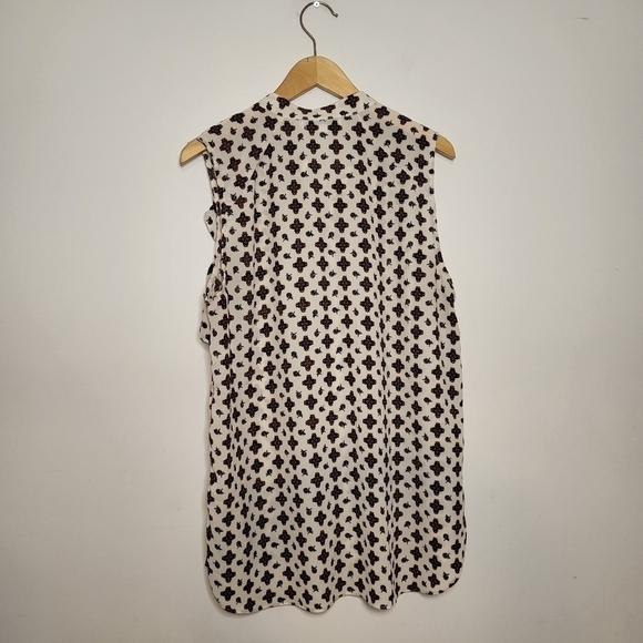 Fourteenth Place Button Down Sleeveless Blouse Size L - Picture 5 of 8